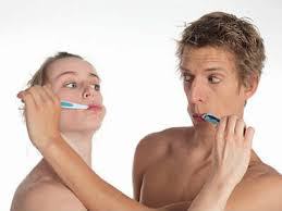 5 errores al cepillarse los dientes 2